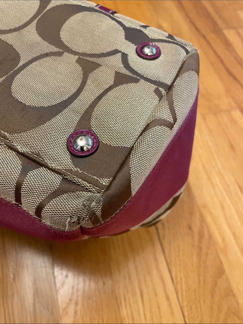 Vintage Coach Monogram Signature C Shoulder Bag. Magenta Pink /Tan. - Picture 9 of 16